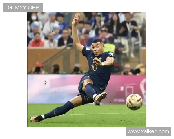 足球明星童年时期的速度与激情如何塑造他们的职业生涯