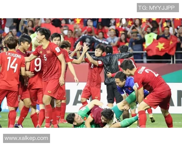 国足惨败泰国1比5引发热议球迷失望呼吁改革与反思